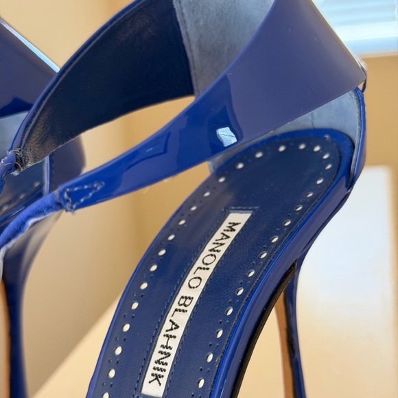 Manolo Blahnik “Chaos” ankle strap sandal in striking cobalt blue patent leather - Picture 9 of 10